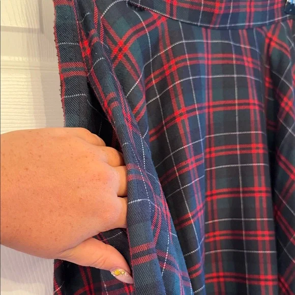 Classic Red and Black Plaid A-Line Skirt - Picture 3 of 4